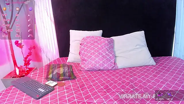 Snapshot of bella_moonlight_cr chatting on February 26, 2026, 3:28 am bella moonlight cr online show from February 26, 2026, 3:28 am