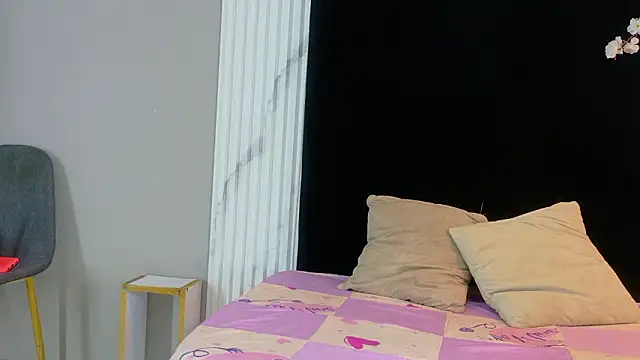 Snapshot of bella_moonlight_cr chatting on March 2, 2026, 3:18 am bella moonlight cr online show from March 2, 2026, 3:18 am