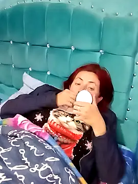 Snapshot of Annelis1 chatting on December 16, 2025, 5:33 am Annelis1 online show from December 16, 2025, 5:33 am