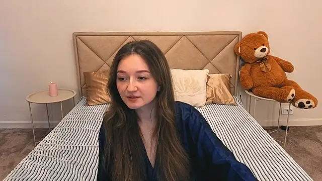 CyrenaLuxe online show from April 1, 2026, 2:36 pm