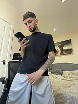 Juliann69Ramiro online show from May 10, 2026, 3:47 pm