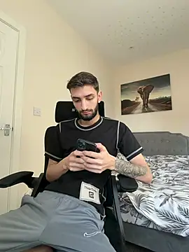 Juliann69Ramiro online show from January 14, 2026, 1:26 pm