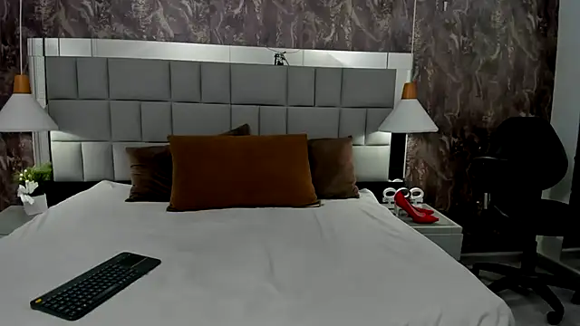 Missnia online show from December 19, 2025, 2:30 pm