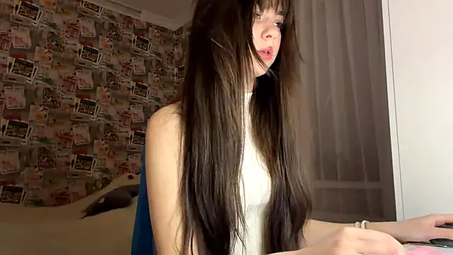 Snapshot of GuyedTheobid chatting on December 20, 2025, 2:09 pm GuyedTheobid online show from December 20, 2025, 2:09 pm