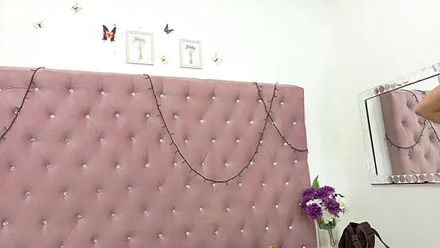 ValentinaFranco1 online show from January 8, 2026, 7:53 pm