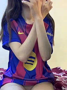 yasmina2020 online show from April 8, 2026, 9:27 pm