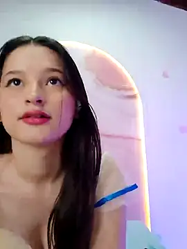 Jasmineloki online show from March 3, 2026, 9:11 pm