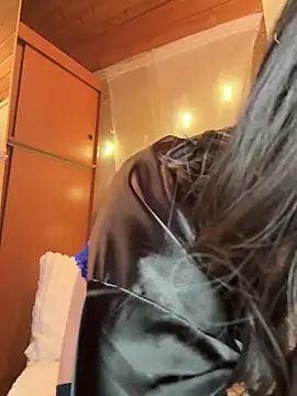 dein traumchen online show from February 10, 2026, 8:41 pm