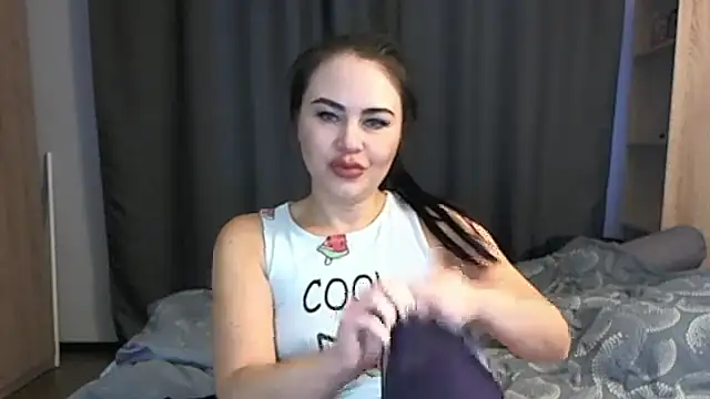 ArianaxSky online show from January 12, 2026, 12:34 pm