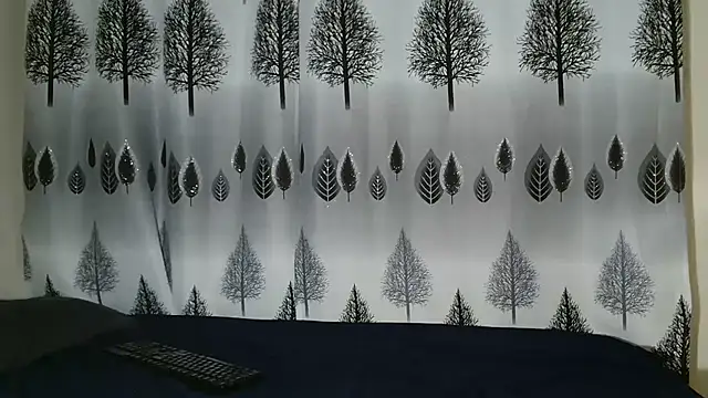 Yellowmellow01 online show from February 2, 2026, 6:40 pm