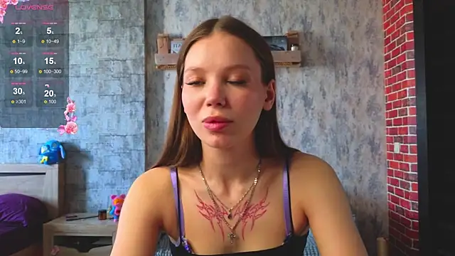 Snapshot of Cara_Sweet1 chatting on May 19, 2026, 2:02 pm Cara Sweet1 online show from May 19, 2026, 2:02 pm