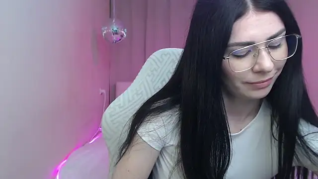 Snapshot of MilaSecret55 chatting on May 19, 2026, 6:42 am MilaSecret55 online show from May 19, 2026, 6:42 am