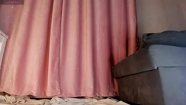 Mia Carmin online show from February 17, 2026, 2:53 am