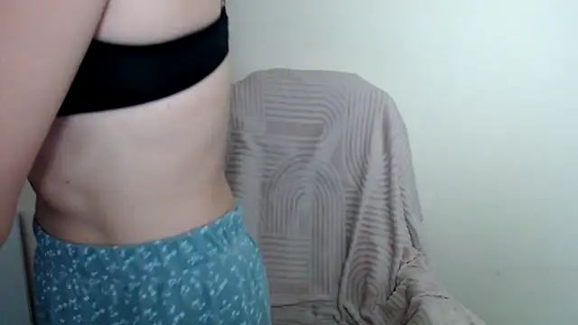 Snapshot of LiaSeass_ chatting on May 20, 2026, 12:24 pm LiaSeass online show from May 20, 2026, 12:24 pm