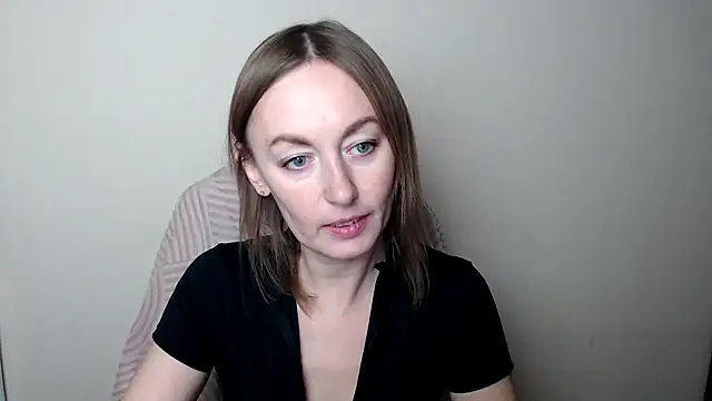 Snapshot of LiaSeass_ chatting on February 8, 2026, 10:02 am LiaSeass online show from February 8, 2026, 10:02 am