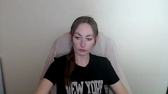 Snapshot of LiaSeass_ chatting on May 3, 2026, 1:15 pm LiaSeass online show from May 3, 2026, 1:15 pm