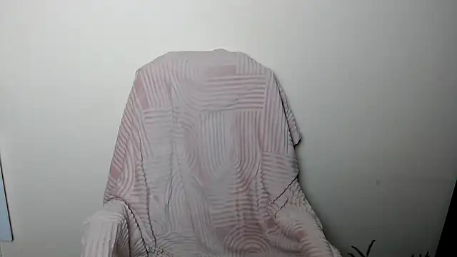 Snapshot of LiaSeass_ chatting on March 4, 2026, 1:19 pm LiaSeass online show from March 4, 2026, 1:19 pm