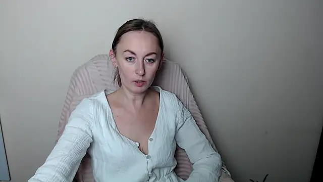 Snapshot of LiaSeass_ chatting on February 7, 2026, 1:08 pm LiaSeass online show from February 7, 2026, 1:08 pm