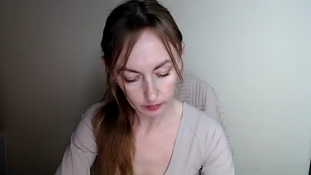 Snapshot of LiaSeass_ chatting on June 6, 2026, 12:43 pm LiaSeass online show from June 6, 2026, 12:43 pm