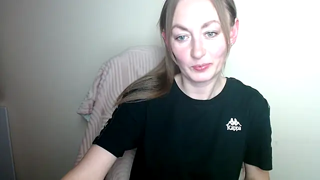 Snapshot of LiaSeass_ chatting on May 5, 2026, 12:30 pm LiaSeass online show from May 5, 2026, 12:30 pm