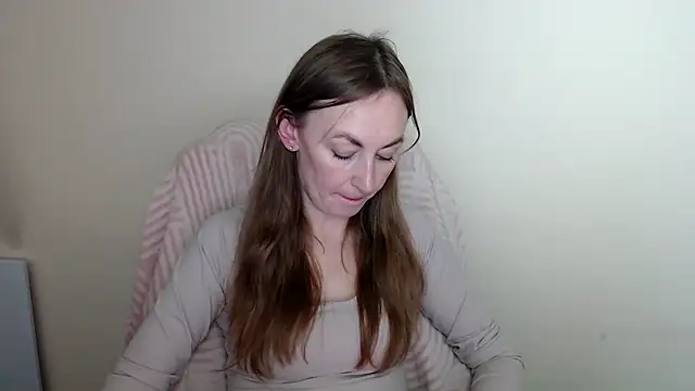 Snapshot of LiaSeass_ chatting on May 21, 2026, 12:46 pm LiaSeass online show from May 21, 2026, 12:46 pm