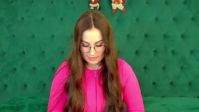 NoraFoxes online show from January 8, 2026, 5:46 am