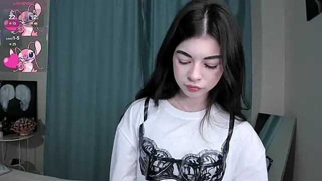 Snapshot of LisaColee chatting on March 2, 2026, 9:00 pm LisaColee online show from March 2, 2026, 9:00 pm