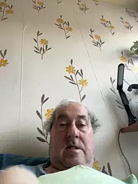 Snapshot of csikar chatting on March 1, 2026, 8:14 am csikar online show from March 1, 2026, 8:14 am