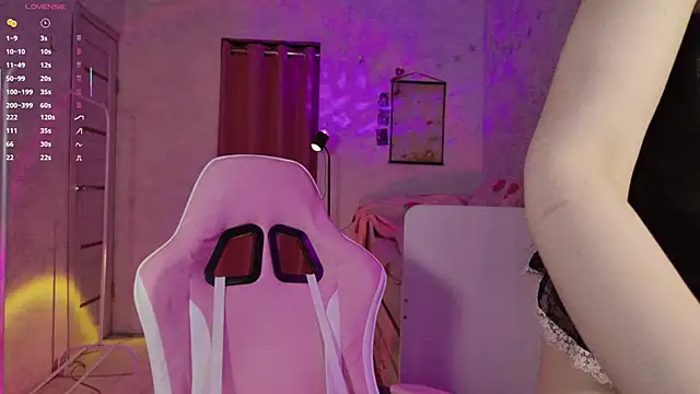 MiraJades online show from March 13, 2026, 3:06 pm