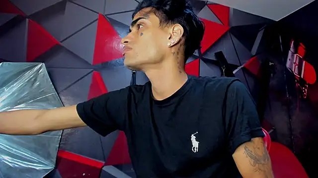 Hot Boys Without Limits online show from December 20, 2025, 3:42 am