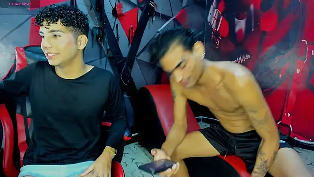 Hot Boys Without Limits online show from December 18, 2025, 4:06 am