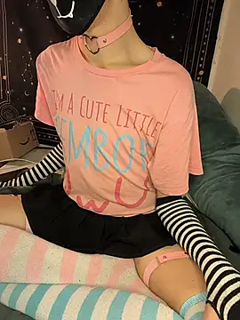 Femboitea-official online show from December 15, 2025, 6:52 am