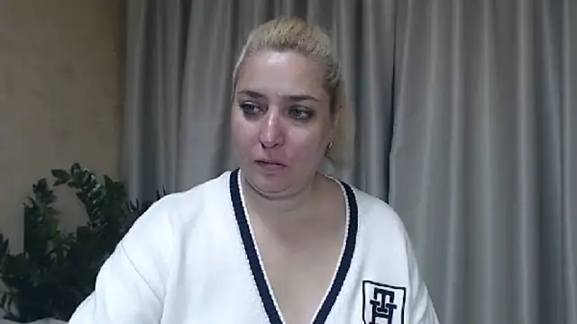 sweetpussy13 online show from September 26, 2025, 5:25 am