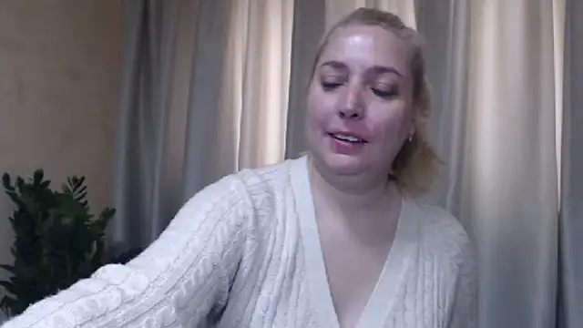 Snapshot of sweetpussy13 chatting on May 8, 2026, 5:44 am sweetpussy13 online show from May 8, 2026, 5:44 am