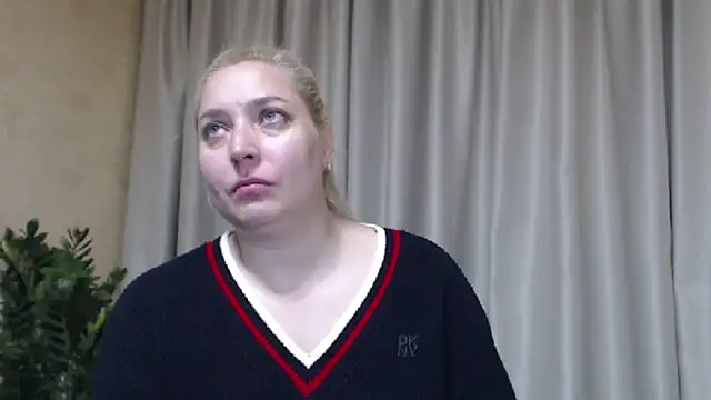 Snapshot of sweetpussy13 chatting on May 10, 2026, 5:55 am sweetpussy13 online show from May 10, 2026, 5:55 am