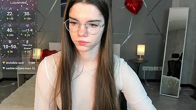 Snapshot of miss__evelyne chatting on February 20, 2026, 6:19 am miss evelyne online show from February 20, 2026, 6:19 am