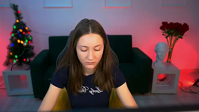 LuluPatterson online show from December 15, 2025, 1:39 pm