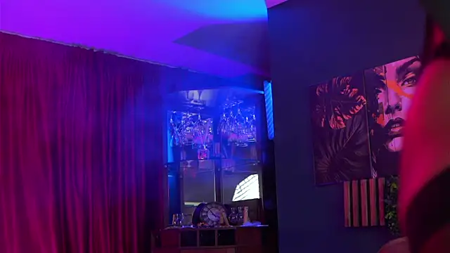 AstridVex online show from April 3, 2026, 8:26 pm