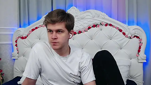 NickJohnas online show from April 15, 2026, 3:38 pm