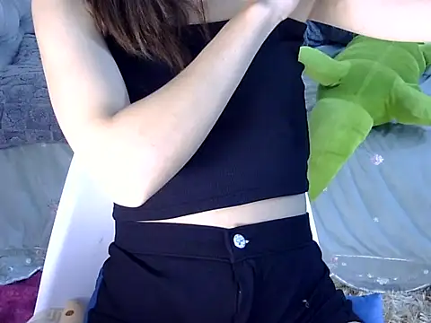 Snapshot of Chichi_86 chatting on January 7, 2026, 4:28 am Chichi 86 online show from January 7, 2026, 4:28 am