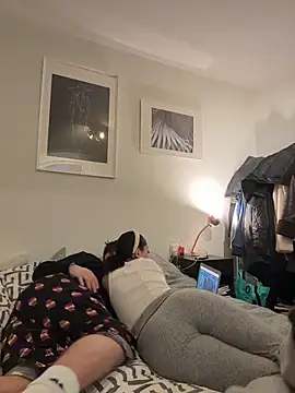 Snapshot of SilkyMira chatting on February 11, 2026, 4:18 pm SilkyMira online show from February 11, 2026, 4:18 pm