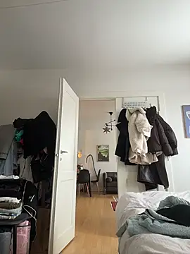 Snapshot of SilkyMira chatting on February 8, 2026, 12:14 pm SilkyMira online show from February 8, 2026, 12:14 pm