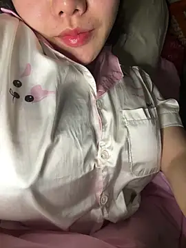 leo-kitty online show from December 19, 2025, 2:19 pm