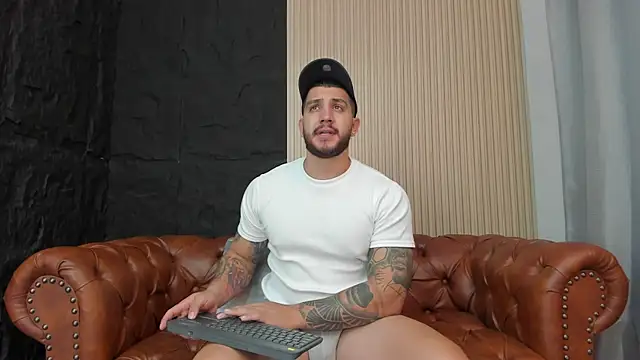 KyleNorth  online show from December 15, 2025, 1:50 pm