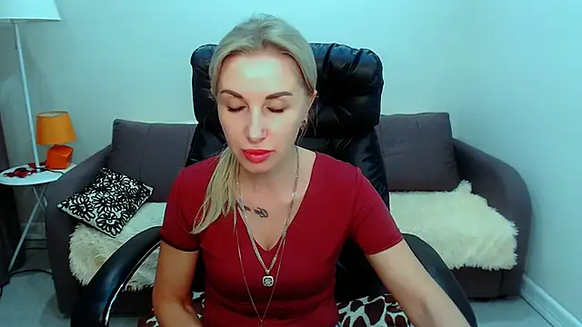 Snapshot of Hanna--Sweet chatting on July 4, 2026, 3:16 pm Hanna--Sweet online show from July 4, 2026, 3:16 pm