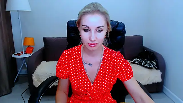 Snapshot of Hanna--Sweet chatting on July 10, 2026, 4:07 pm Hanna--Sweet online show from July 10, 2026, 4:07 pm