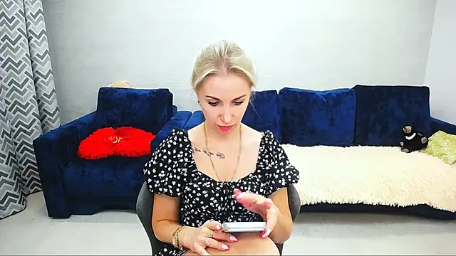 Snapshot of Hanna--Sweet chatting on July 5, 2026, 4:14 pm Hanna--Sweet online show from July 5, 2026, 4:14 pm