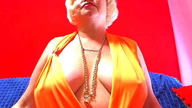 Snapshot of NaughtyMILF4UX chatting on May 7, 2026, 3:33 am NaughtyMILF4UX online show from May 7, 2026, 3:33 am