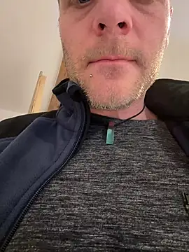 Manu1983el01 online show from February 14, 2026, 10:48 am