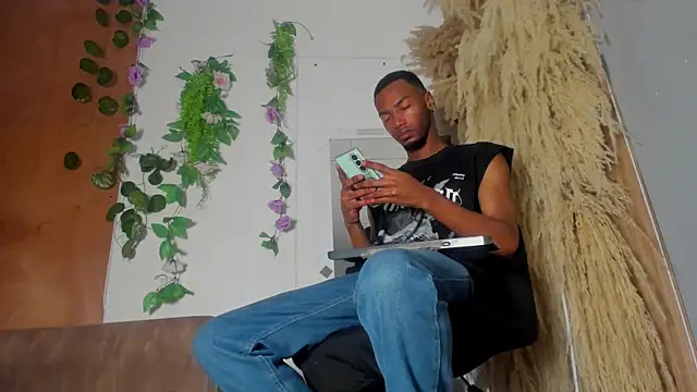 Higger dick online show from December 22, 2025, 1:11 pm